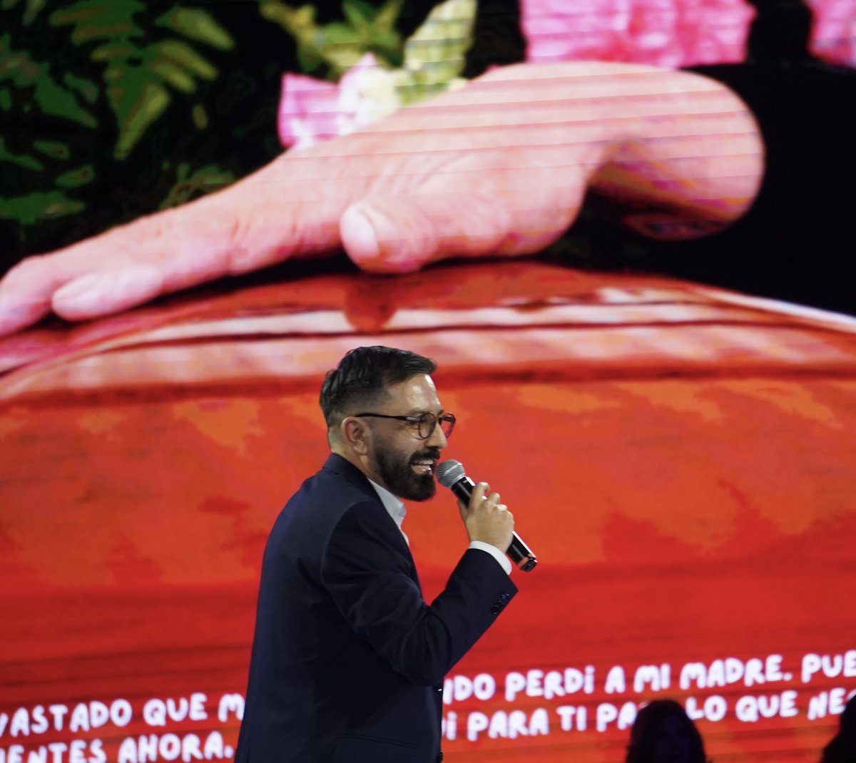 Angelo en un evento